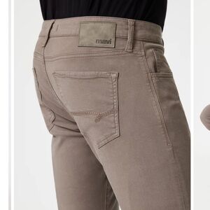 NWOT- Mavi - Jake Slim Leg 33/30